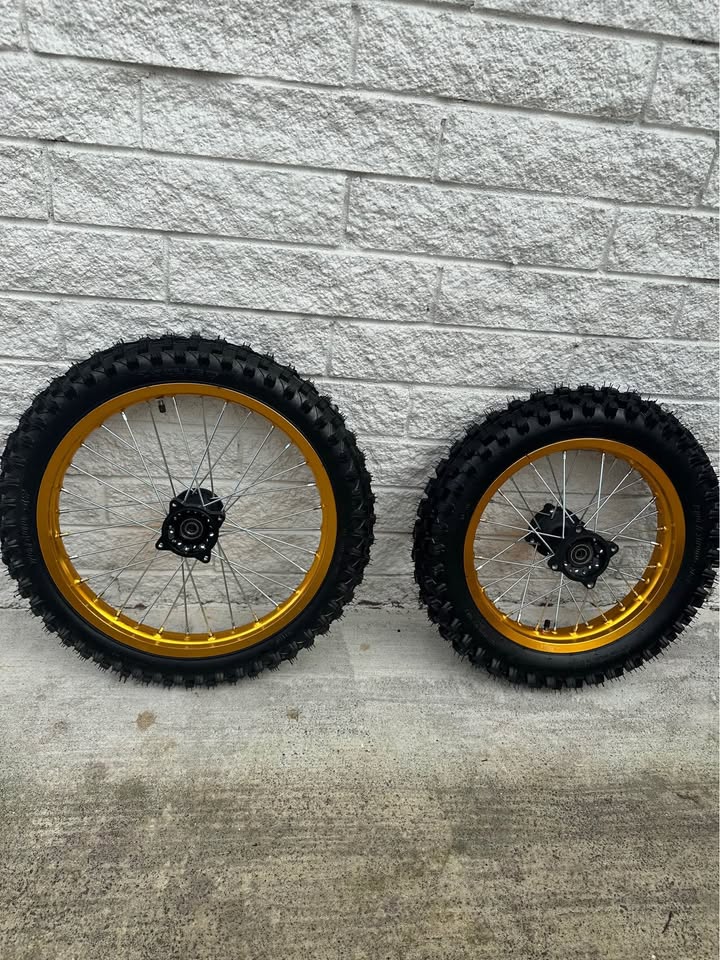 Forza 17" / 14" Gold Wheel Set